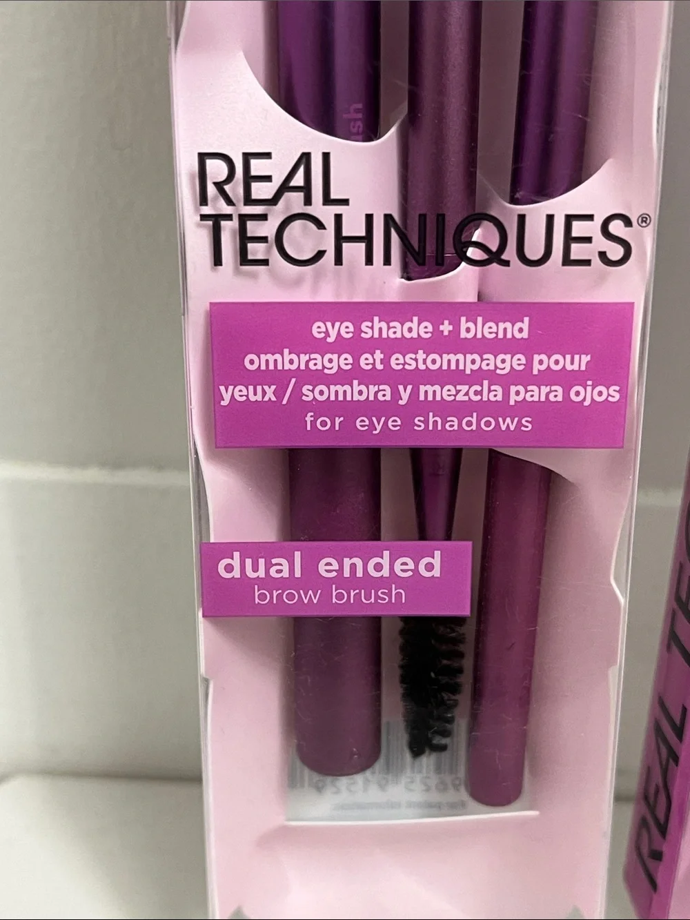 Real techniques eye shade and blend makeup brushes lot of 2 boxes
